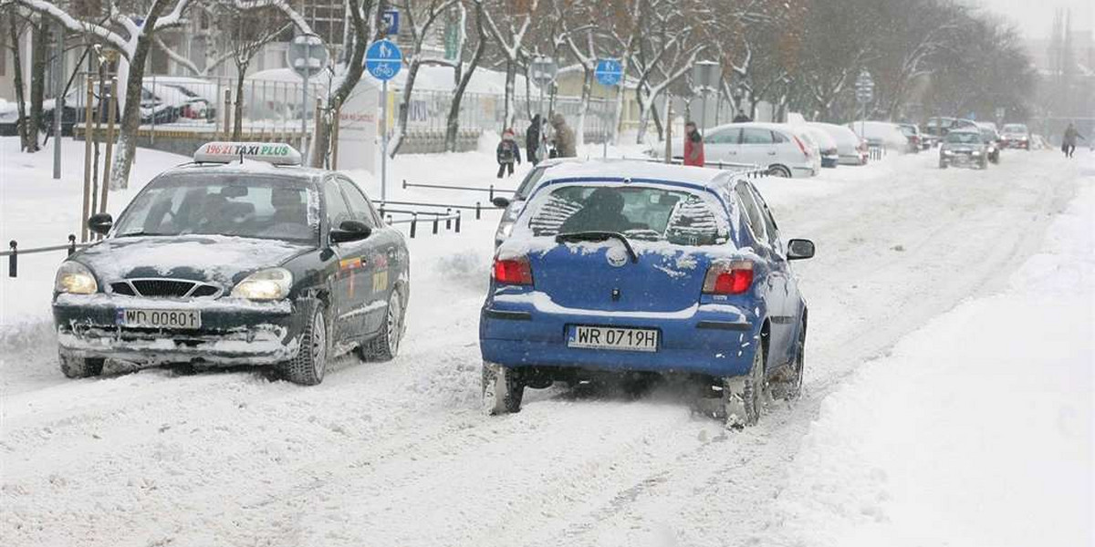 Tak się jeździ autem zimą