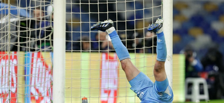 Koszmar polskiego bramkarza w Lidze Mistrzów. Kochalski aż sześć razy wyciągał piłkę z siatki