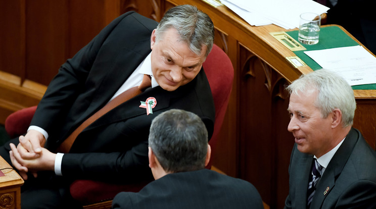 Orbán Viktort az azonnali kérdések órájában faggatták / Fotó: MTI - Koszticsák Szilárd