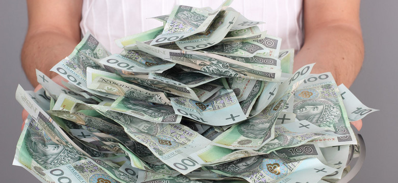 Polacy wycofują pieniądze z lokat. Ponad 5 mld w cztery miesiące