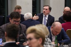 Gorąco na sejmowej komisji. Ziobro o Targowicy, opozycja o 'Powrocie zombie'