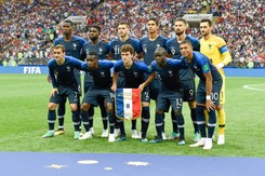 Piłkarska reprezentacja Francji podziękowała pracownikom służby zdrowia