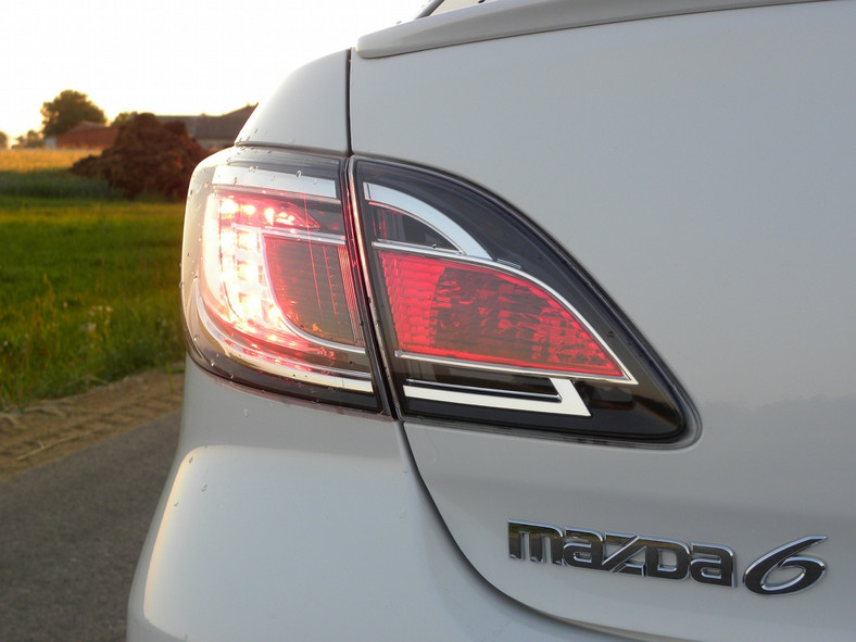 Mazda 6: czy jeździ tak dobrze, jak wygląda?