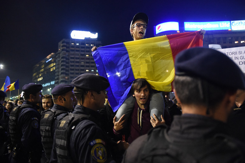 Proteste în România după un incendiu de club "colectiv" In Bucuresti