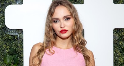 The Weeknd és Lily-Rose Depp Hollywood legmocskosabb szerelmi sztorijában játszanak együtt