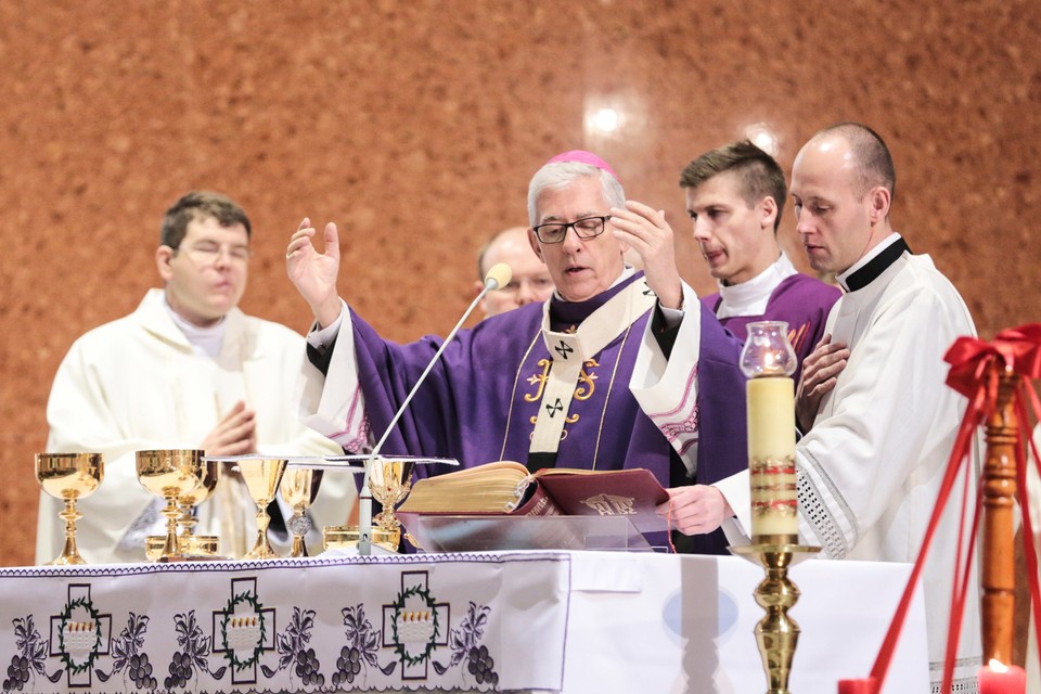 Uroczystej mszy św. przewodniczył abp Wiktor Skworc