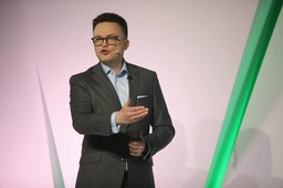 Hołownia: Chaos w programie szczepień, Dworczyk powinien podać się do dymisji