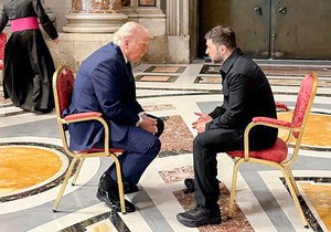 Sastanak američkog i ukrajinskog predsednika Trampa i Zelenskog u Vatikanu, gde su bili na sahrani pape Franje | Foto: Reuters