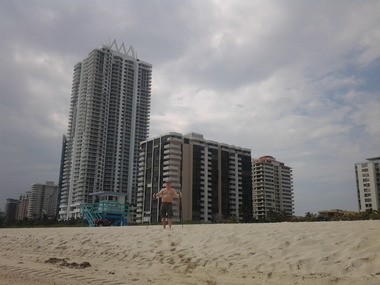 Lech Wałęsa na plaży