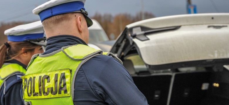 Każdy kierowca musi to mieć w aucie. Dwie obowiązkowe rzeczy