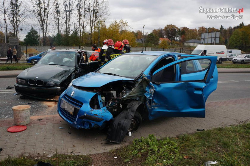 Kraksa na Śląsku. Pięć osób w szpitalu