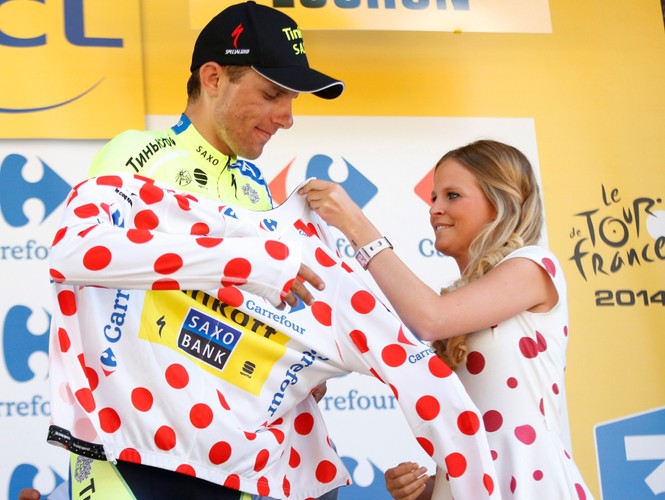 To one całują Rafała Majkę na Tour de France