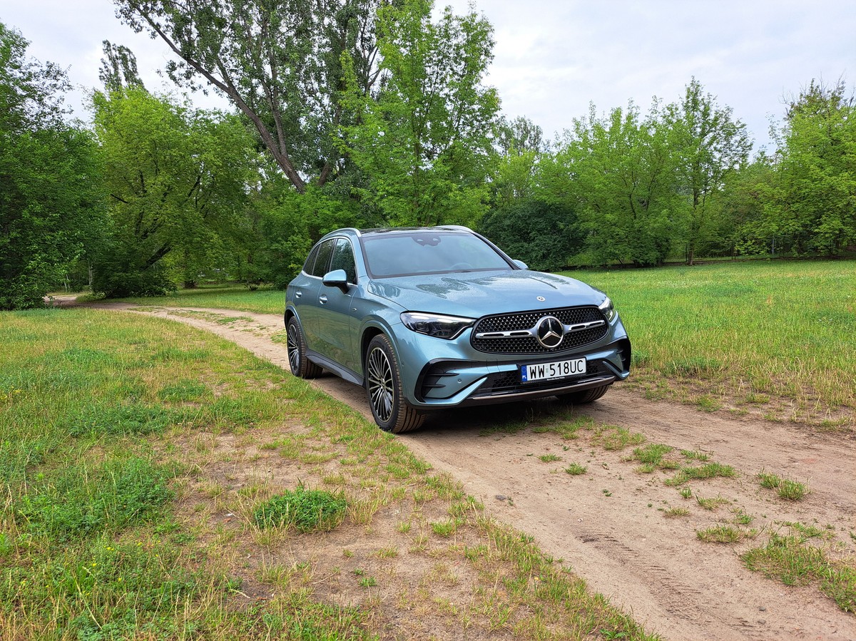 Mercedes GLC 300e zaskakuje zasięgiem na prądzie. Komfort premium i realne oszczędności