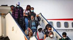 FG gives Ukraine returnees $100