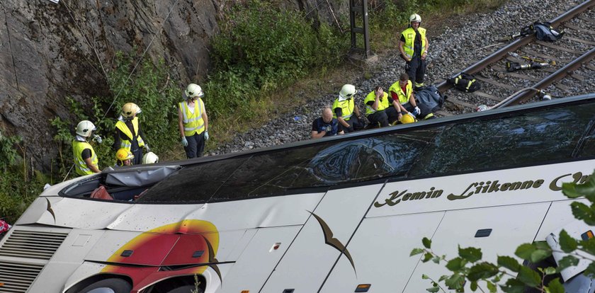 Autokar spadł z wiaduktu. Cztery osoby nie żyją