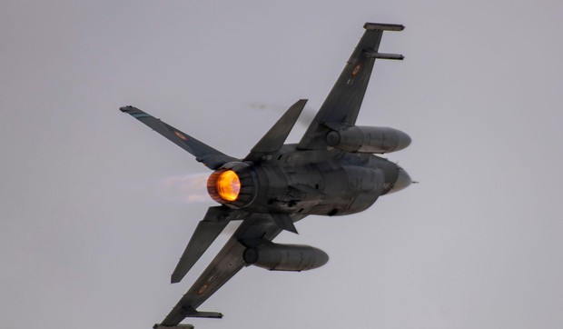Avion F-16