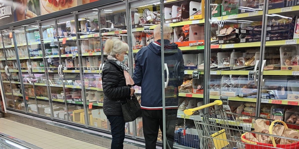 24 kwietnia będzie można zrobić zakupy w dyskontach i supermarketach.