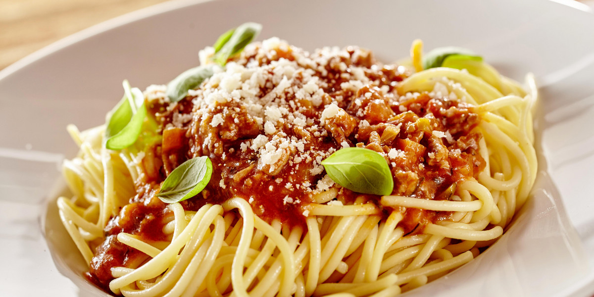Spaghetti bolognese: przepis na włoski makaron