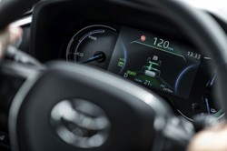 Toyota RAV4 plug-in już w Polsce. Cena zaskakuje. Diesla nikt już nie kupi?