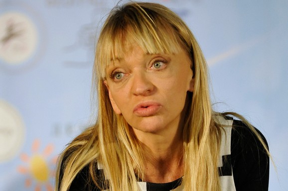 "SA DECOM SAM IŠLA NA NUDISTIČKU PLAŽU" Olivera Viktorović iznenadila detaljima iz privatnog života, pa priznala: "Tamo se najbolje sunčam, nije me sramota"