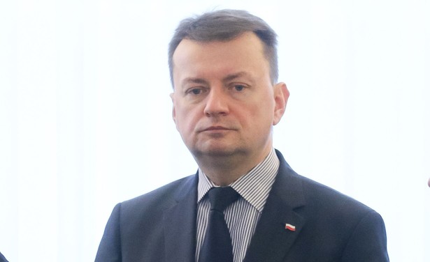 Błaszczak: Nie będzie "wyciągania" posłów opozycji, obrady odbędą się w Sali Kolumnowej