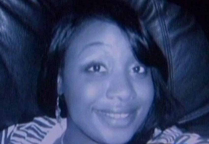 Kristin Bolden (26) je pukla aneurizma u mozgu i lekari su morali da proglase moždanu smrt i nesrećnu trudnicu stave na aparate za održavanja života