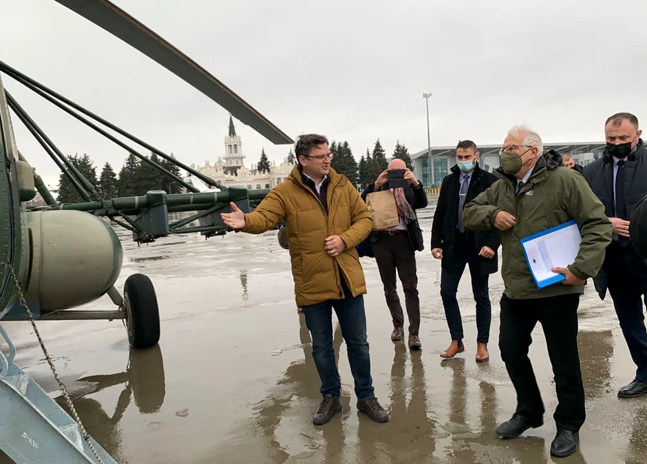 Ukrajinski ministar spoljnih poslova Dmitar Kuleba sa šefom diplomatije EU Đuzepom Boreljom u Harkovu