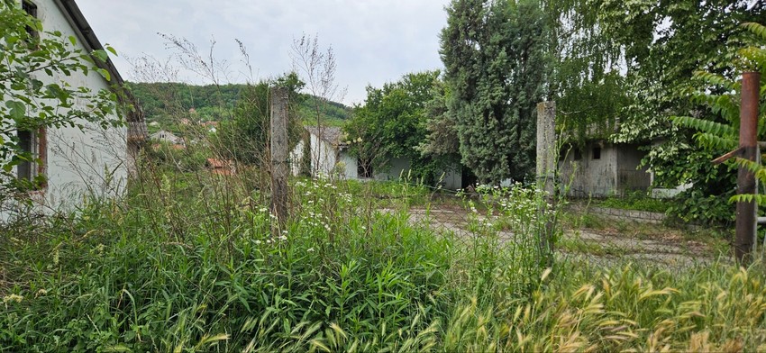 Barake u Leštanima u kojima je spavao mladić osumnjičen za silovanje starice