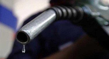 Abuja fuel prices rise to ₦1,100 -₦1,200 as motorists protest amid scarcity