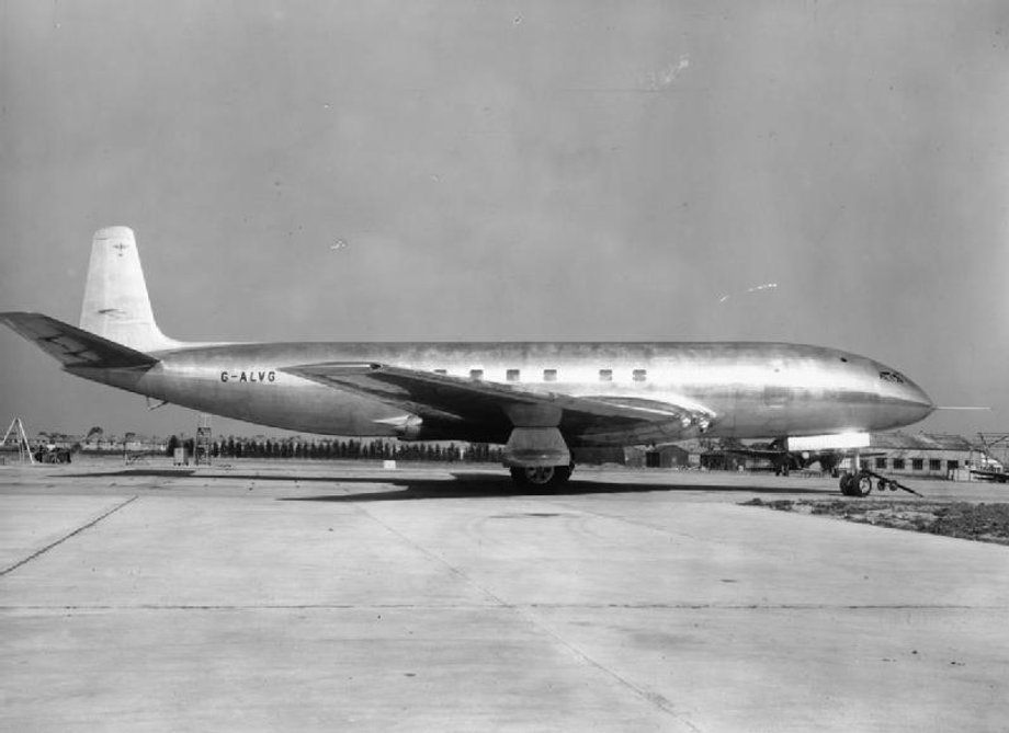 De Havilland Comet został po raz pierwszy zaprezentowany w 1949 roku. Produkowano go w latach 1952-1967. W tym czasie doszło łącznie do 28 wypadków z ich uziałem, w których zginęło 426 osób