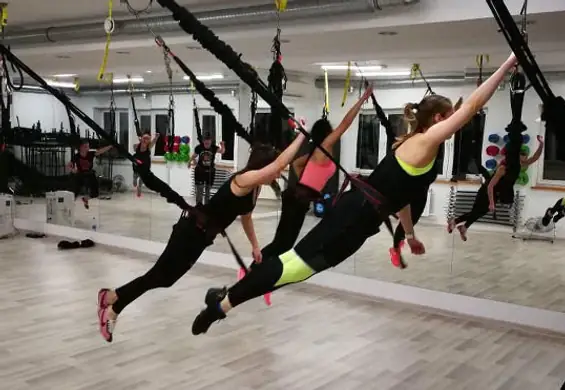 Bungee fitness – trening, który (dosłownie) dodaje skrzydeł