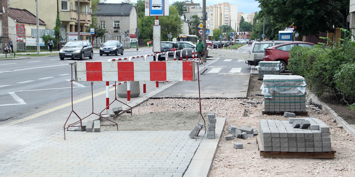 Rozbiórka nowej ścieżki na Łukowskiej