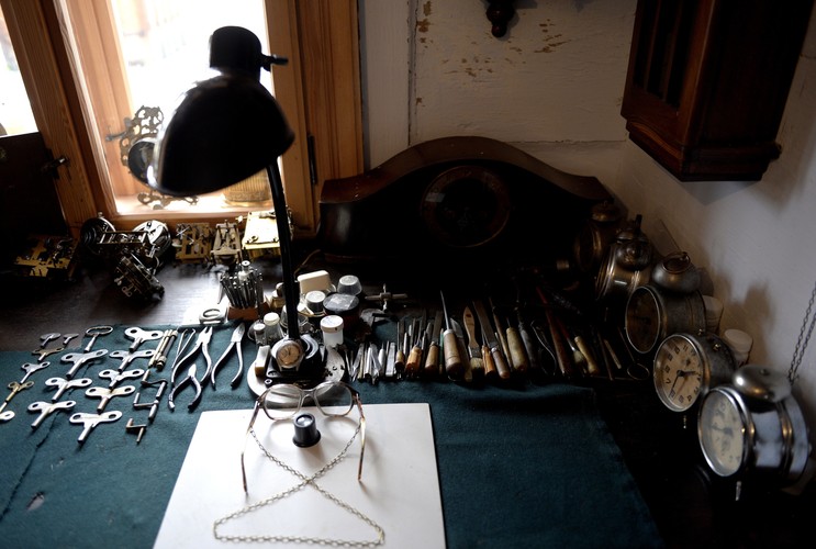 Współcześnie znaną zmianę czasu zaproponował nowozelandzki zoolog George Wernon Hudson