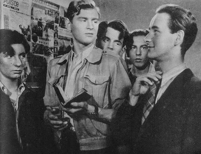 Stanisław Mikulski w filmie 'Pierwszy start' (1950)