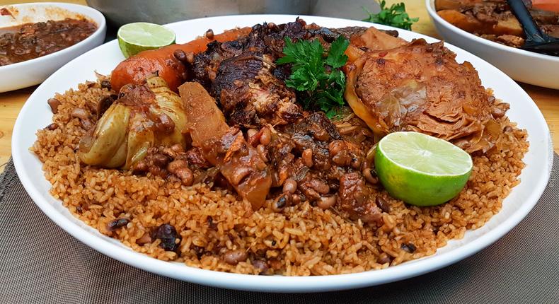 Thiebu guedj : riz au poisson séché et aux haricots