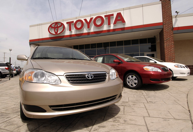 Koncern Toyota zwolni połowę tymczasowych pracowników. Fot. Bloomberg