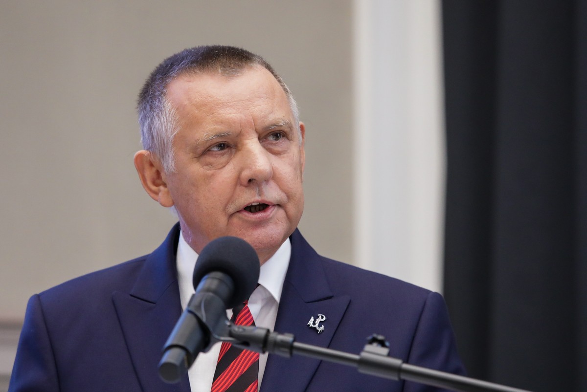 Warszawa, 06.10.2023. Prezes Najwyższej Izby Kontroli Marian Banaś podczas konferencji prasowej w siedzibie NIK w Warszawie, 6 bm. Konferencja dot. wyników kontroli "Funkcjonowanie, gospodarka finansowa i wydatkowanie środków przez spółkę Telewizja Polska S.A." (mr) PAP/Tomasz Gzell