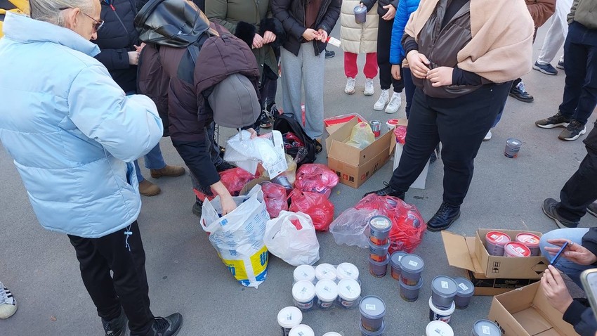 Protest Novi Sad, kantice sa farbom
