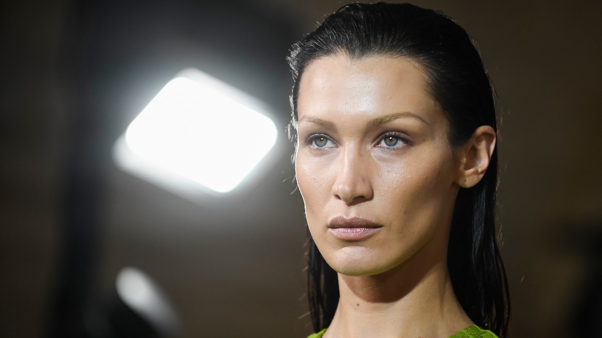 Bela Hadid ponovo pokreće kontroverzni trend vidljivih tangi