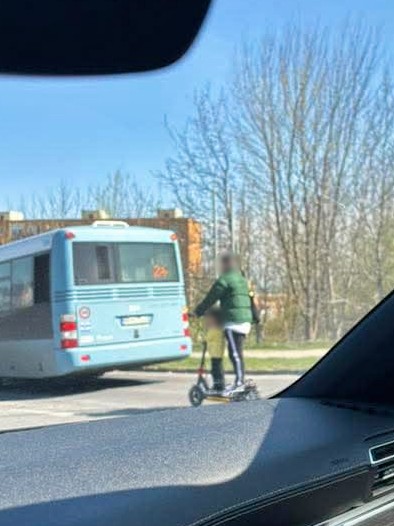 40-ročný kolobežkár nafúkal takmer 2 promile. 