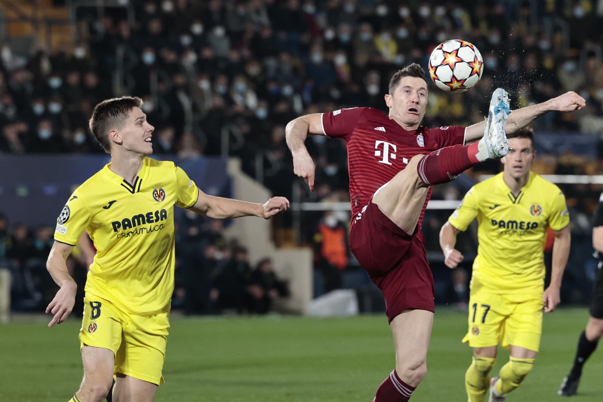 Juan Marcos Foyth i Robert Lewandowski