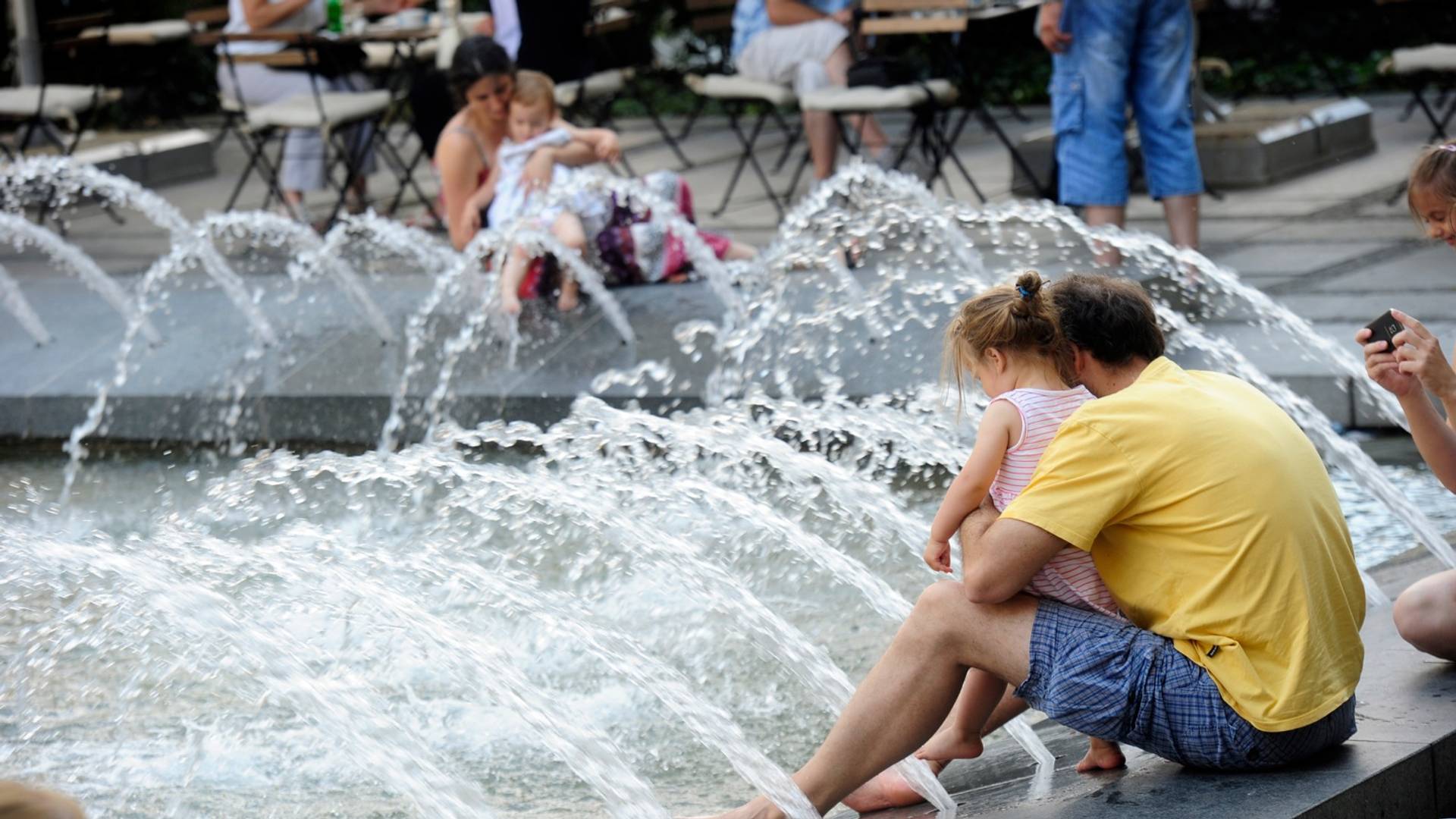 Krizni štab najavio moguće uvođenje novih mera i to pre jeseni - ušli smo u četvrti talas korone koji preti da nam upropasti leto