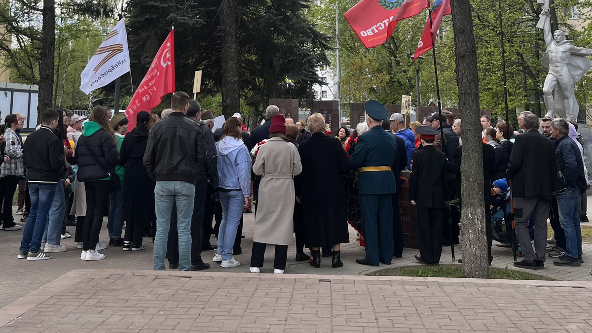 Polka poszła na rosyjską uroczystość. Nie zabrakło flag z literą "Z"