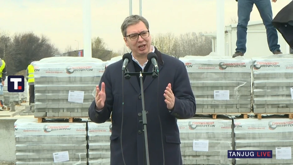 Aleksandar Vučić na Makiškom polju gde su u toku radovi na igradnji metroa