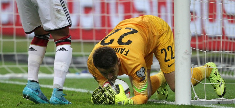 Niemcy trzy razy pokonali Fabiańskiego. Jeden gol Lewandowskiego to za mało. WIDEO