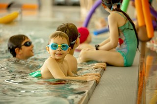 Gmina nie płaci VAT od przewozu uczniów na basen