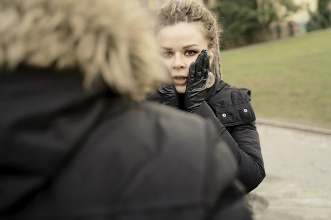"Zatrudnela sam sa oženjenim muškarcem,  a onda me je pozvala njegova žena- zanemela sam" (ilustracija)