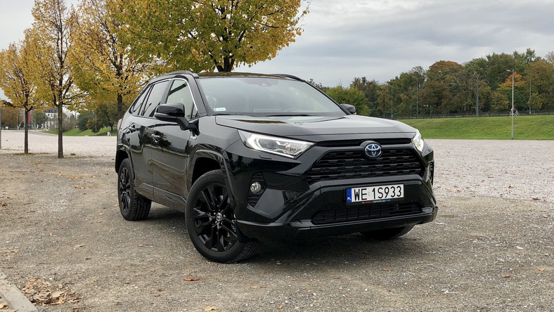 Toyota RAV4 2.5 Hybrid AWD Black Edition by JBL cała na