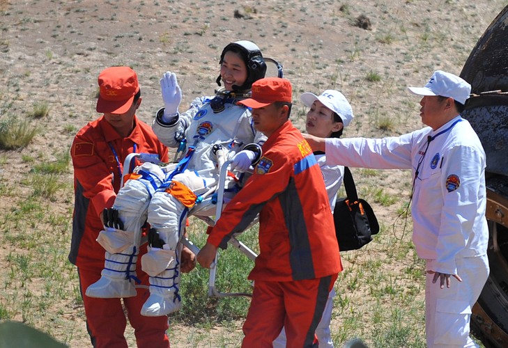 Misja chińskiego statku Shenzhou 9 dobiegła końca