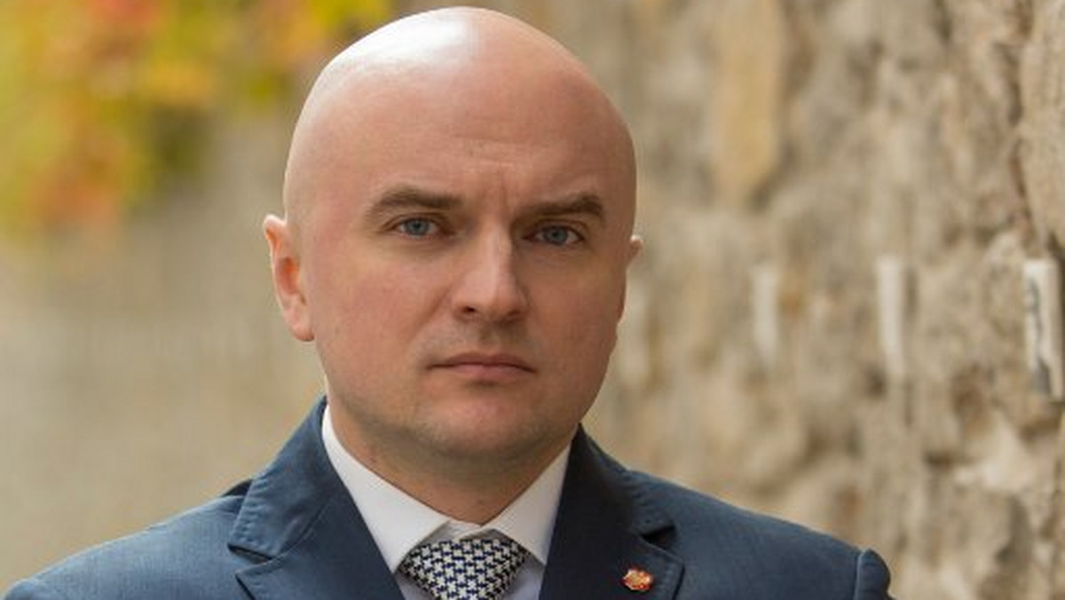 Rafał Nowak, na co dzień dyrektor Wzgórza Zamkowego w Kielcach został nowym szefem miejskich struktur Prawa i Sprawiedliwości. To nie mała niespodzianka, bo faworytem w przeprowadzonych wczoraj wyborach był raczej Jarosław Karyś, którego miał wspierać prezes PiS w regionie Krzysztof Lipiec.